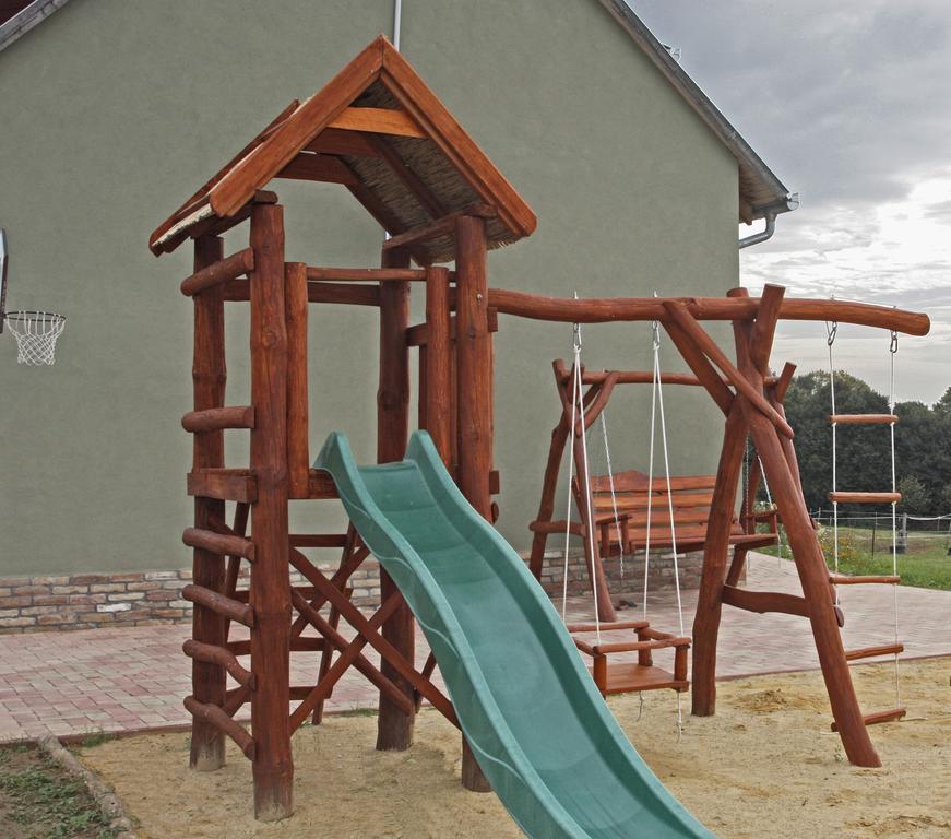 Tótvár lovas szálláshely Kovagotottos Esterno foto